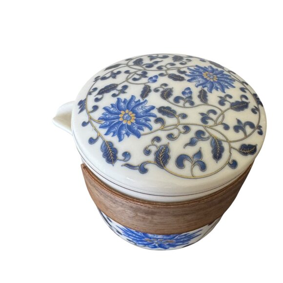 Lotus Flower Loose Leaf Teapot 3 Cups Strainer Lid Blue White Floral Meditation - Picture 12 of 16